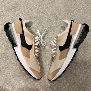 Nike Air Max Pre-Day Oatmeal